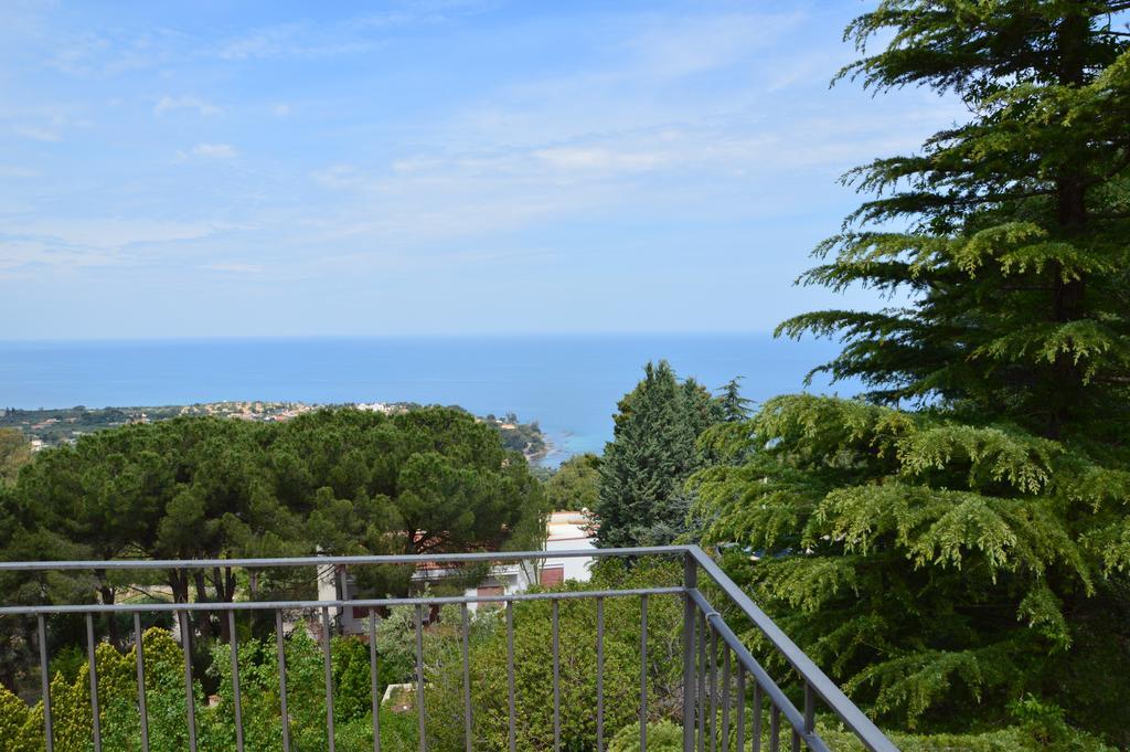 Villa Bouganvilla تْشيفالو المظهر الخارجي الصورة